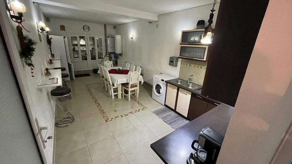Casa Nicoladis Appartement Zărneşti Buitenkant foto