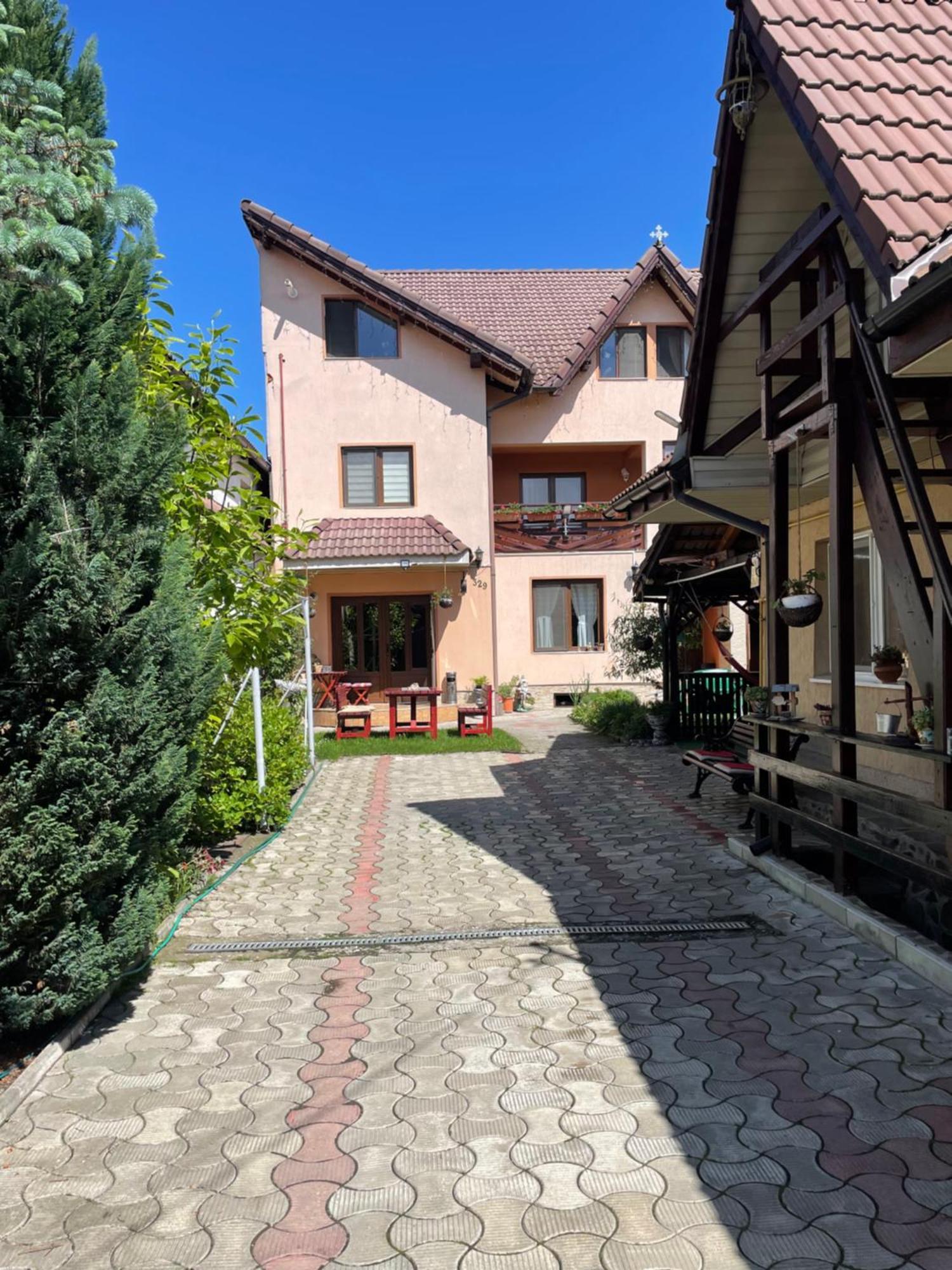 Casa Nicoladis Appartement Zărneşti Buitenkant foto